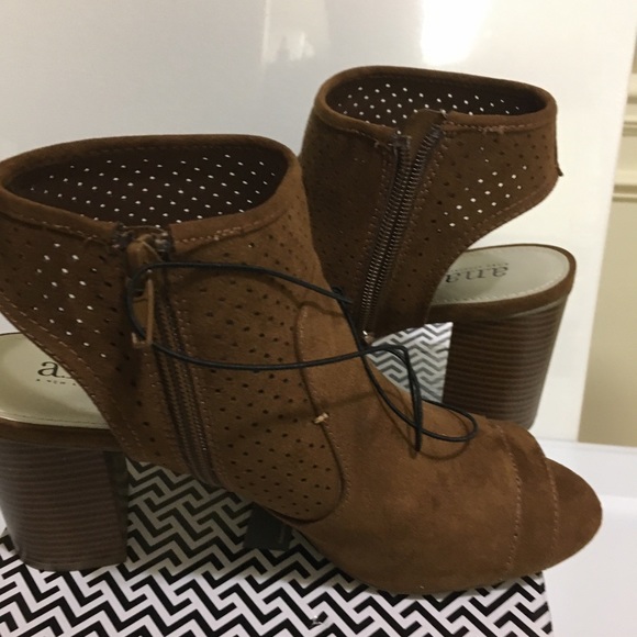 a.n.a Tasha women’s zip peep toe block heels booti - Picture 5 of 13